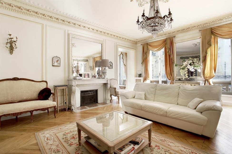 background french living room