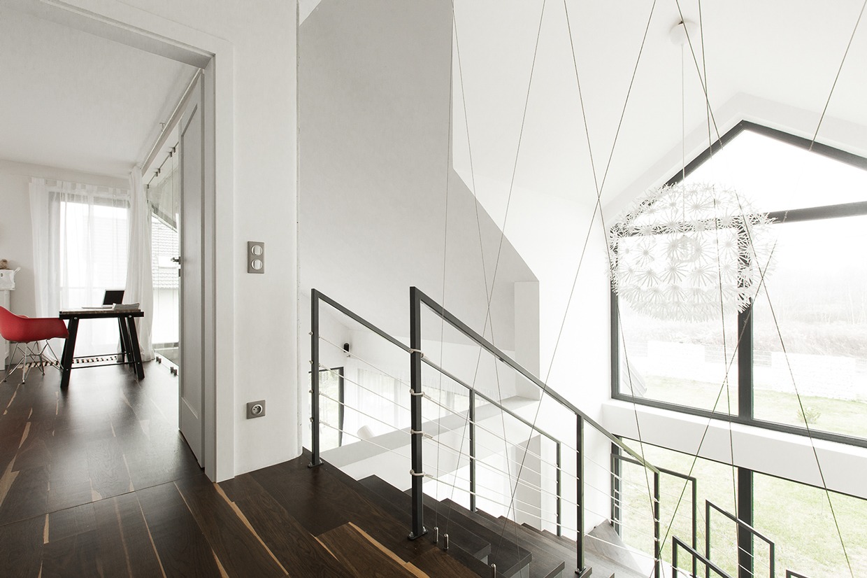 white stair design in home deisgn