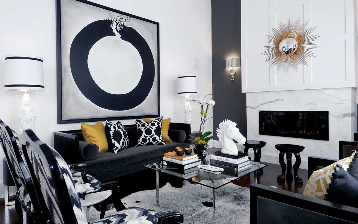 black-and-gold-living-room-big-framed-visual Atmosphere