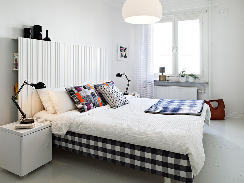 Black and white bedroom concept