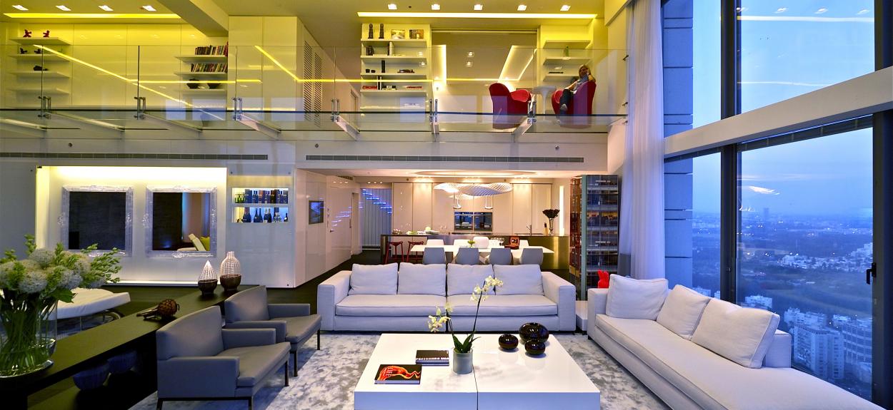 Luxurious Lofted Apartment Design With Indoor Swimming Pool Ideas - RooHome