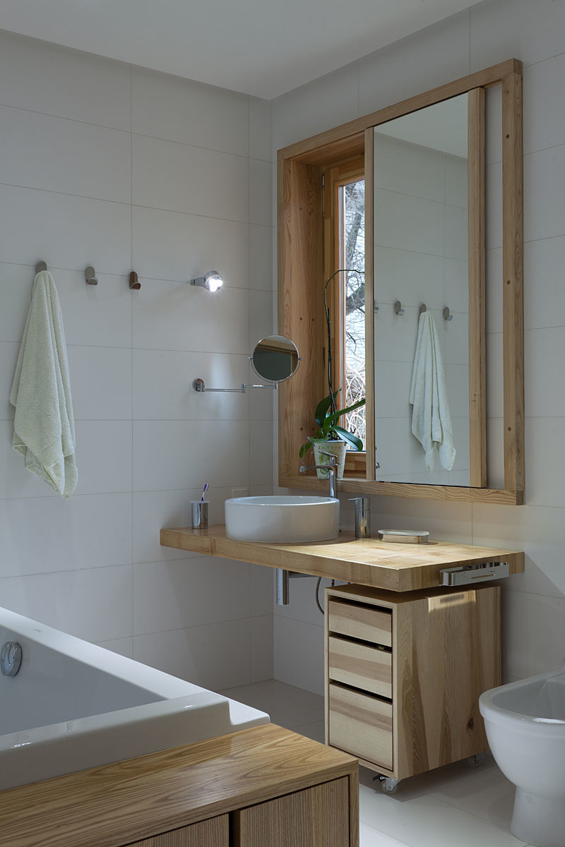 simple bathroom 