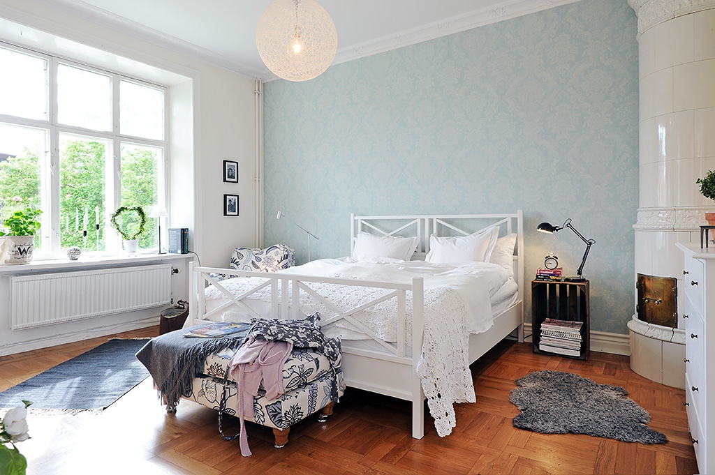 Bedroom paint ideas blue and white