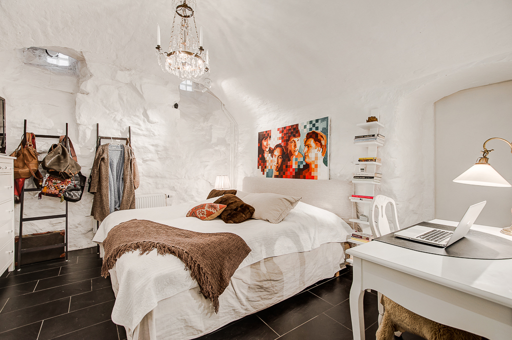 Modern Scandinavian bedroom style