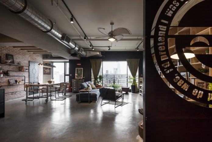 Picture of A Stylish Urban Apartment Interior Design Styles - RooHome