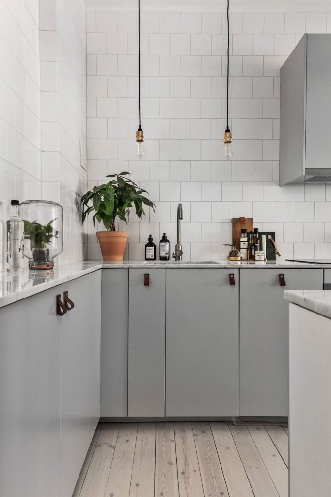 Fabulous Scandinavian Apartment With White Interior Design Style - RooHome