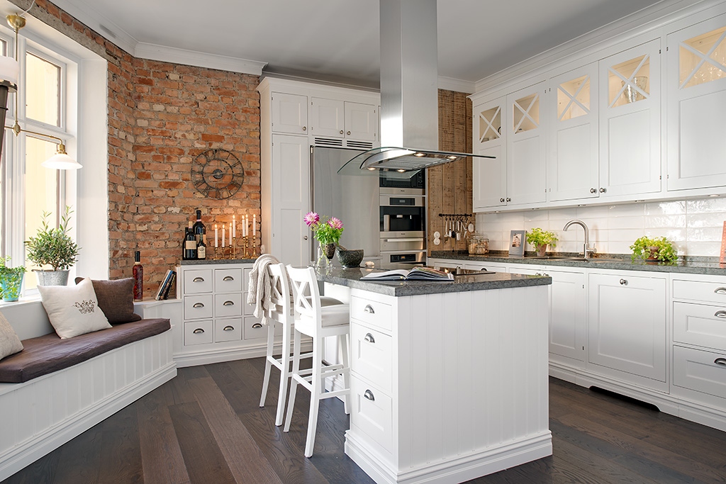 White dining room design