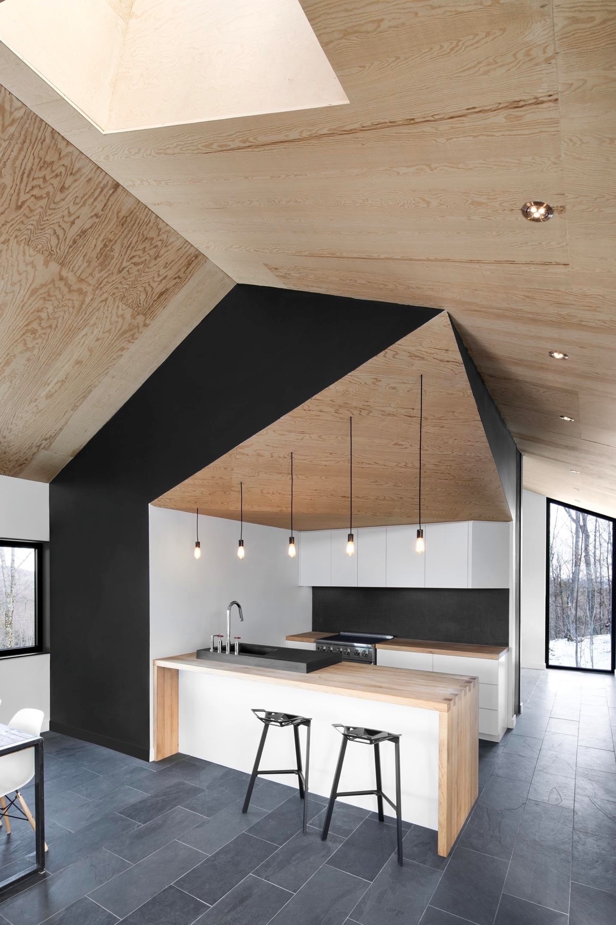 black and wooden kitchen