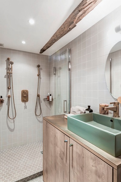 Classic bathroom interior