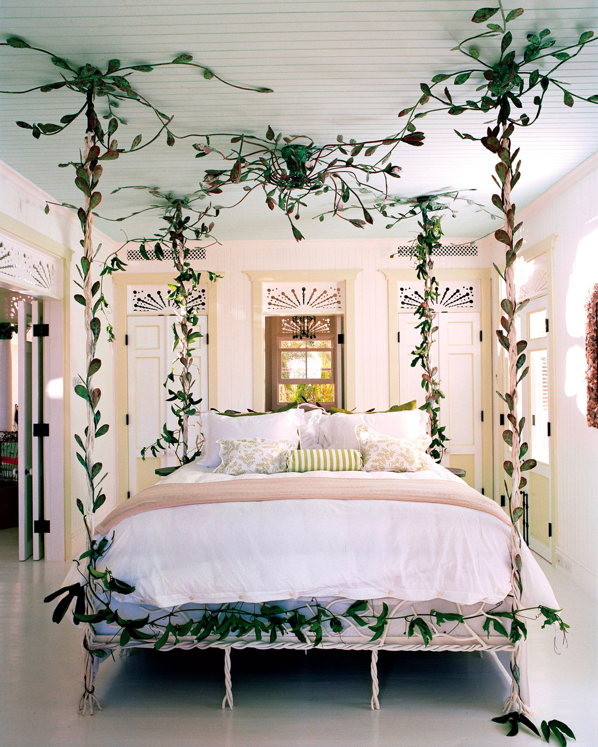 gorgeous bedroom decor with beauty frame beds