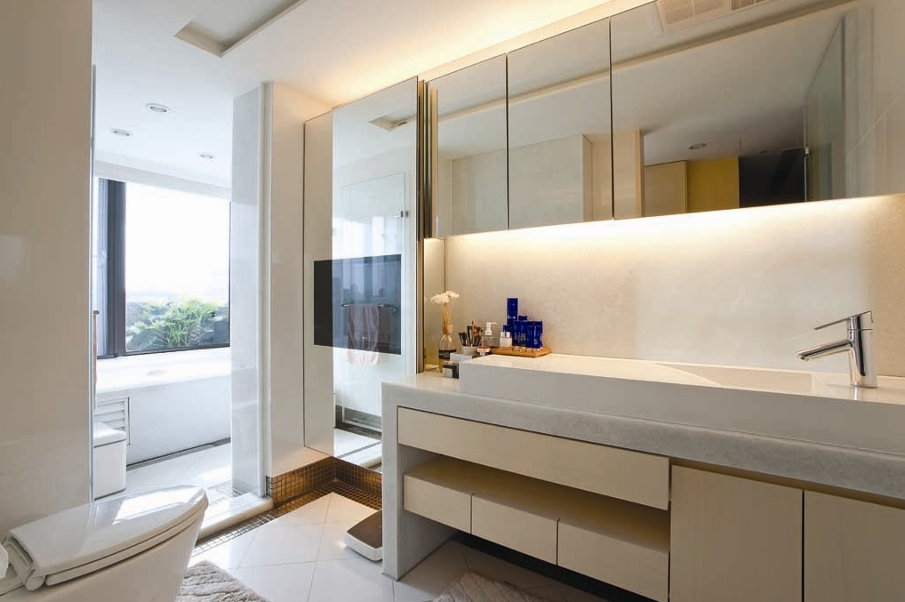 white modern bathroom