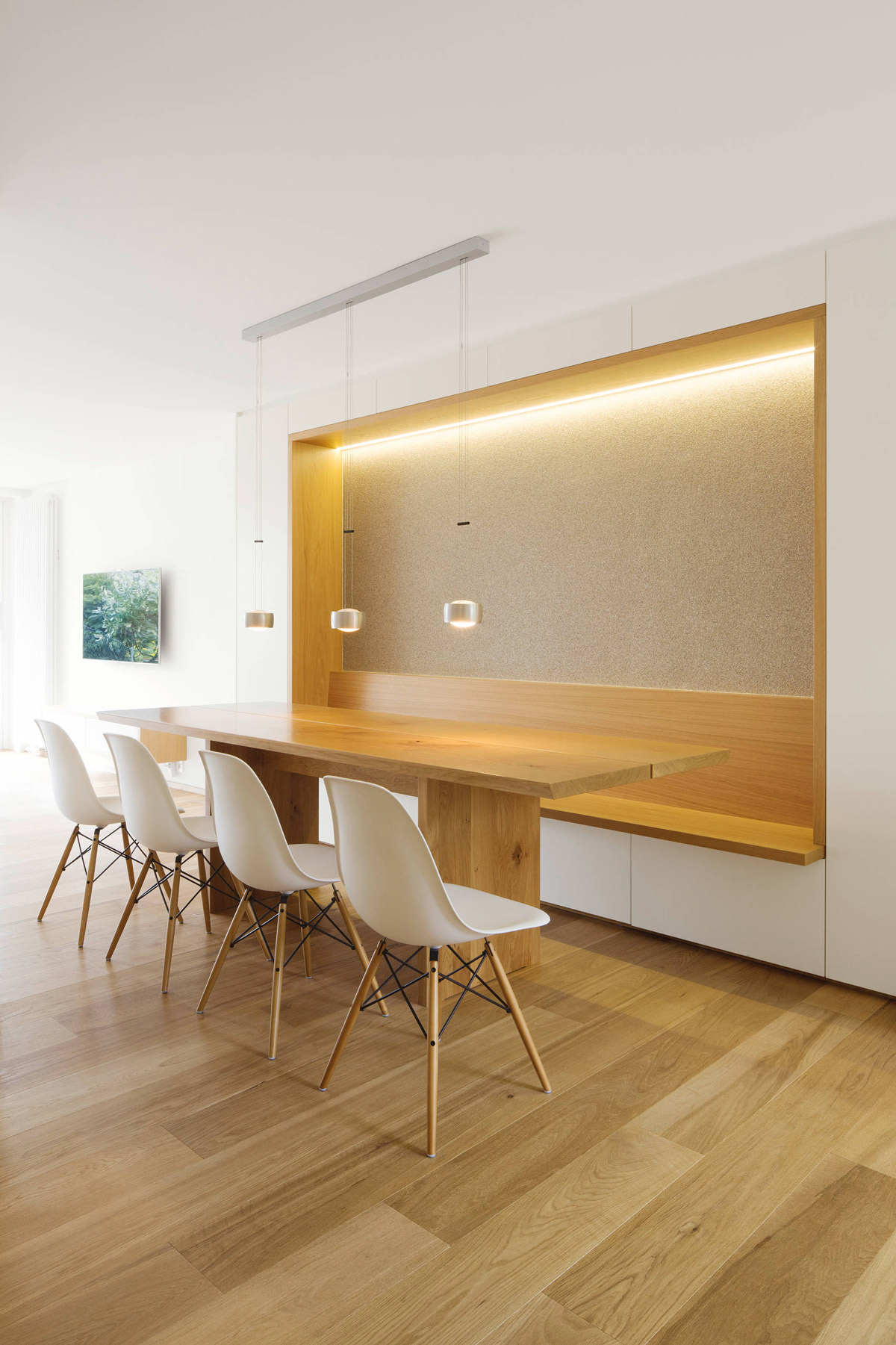 bench-feature-panel-wooden-dining-room