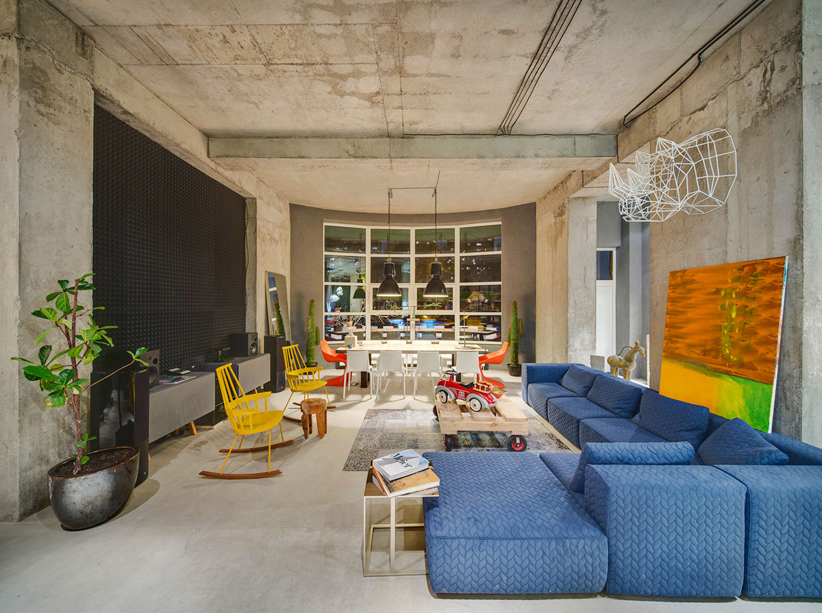 colourful and concrete wall living-room-ideas-industrial