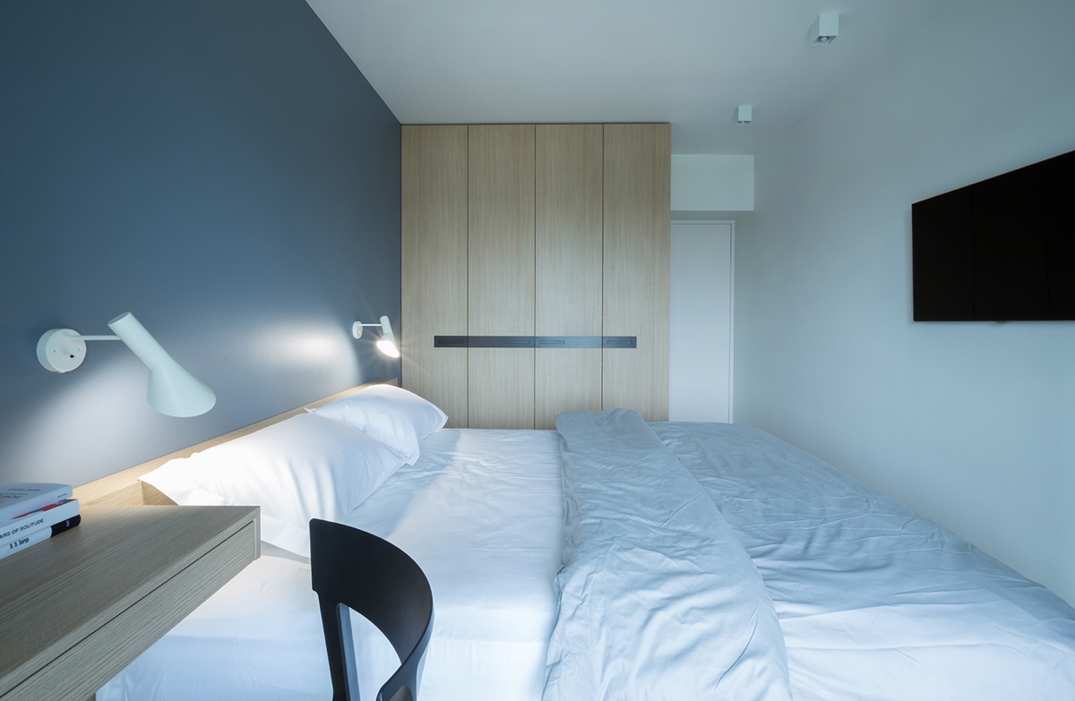 minimalist blue-bedroom