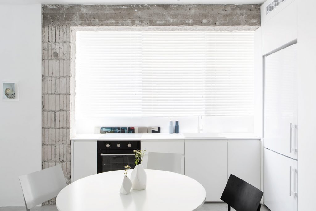 Modern Minimalist Apartment Interior Design with White and Gray Color ...