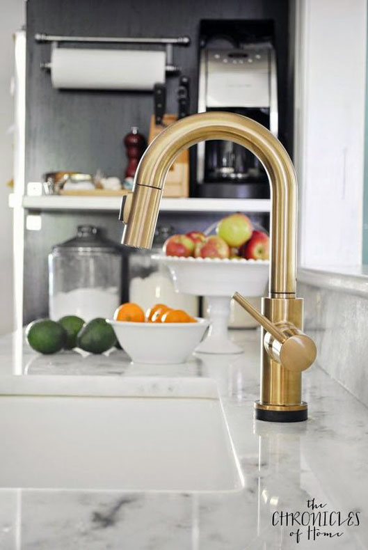 Modern pull down kitchen faucet