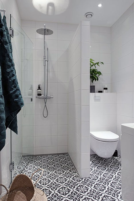 Simple Small Bathroom Decor Brings The Ease Inside Of It! - RooHome