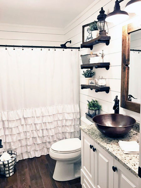 Simple Small Bathroom Decor Brings The Ease Inside Of It ...