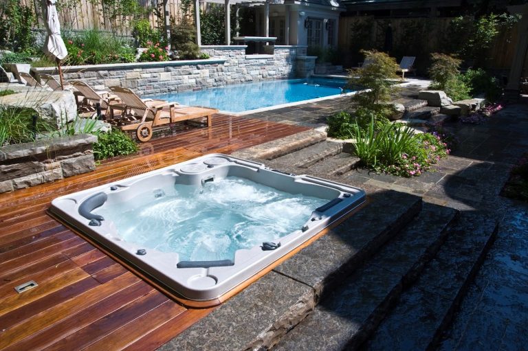 Top 7 Health Benefits of Hot Tubs RooHome