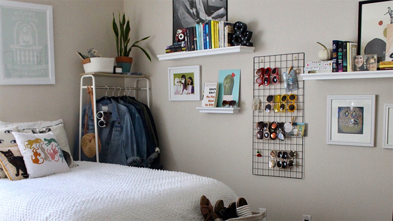 Wanna Have Lovely Small Bedroom? Make Sure These Items Are in Your Room ...