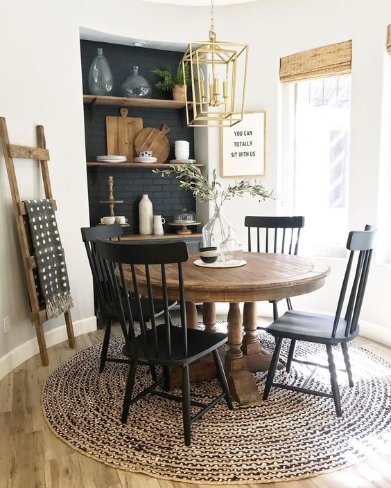 Beautiful Dining Room Decor with Carpet