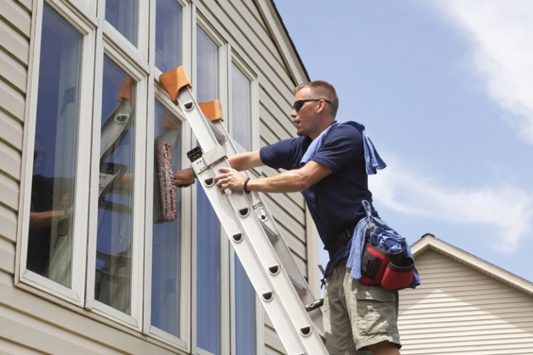 How to Clean High Windows RooHome