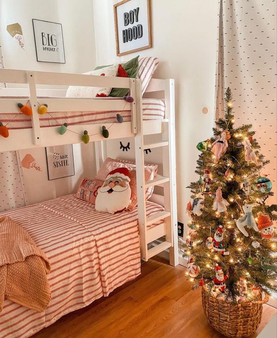 daughtes' Christmas Bedroom Decor Ideas