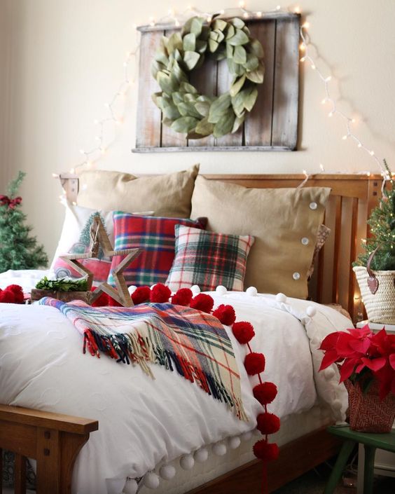 natural Christmas Bedroom Decor Ideas