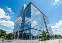 Why Clean Windows Matter More Than You Think for Commercial Buildings